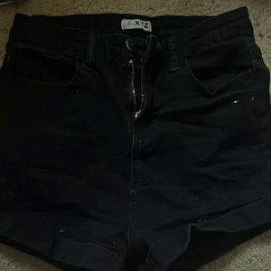 black jean shorts🖤